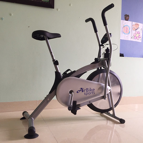 Xe đạp tập thể dục AirBike